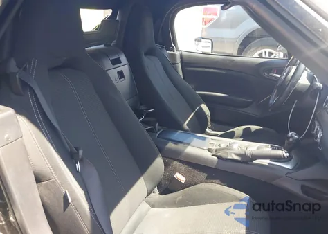 2017 Fiat 124 Spider Classica z USA, uszkodzony, nr VIN JC1NFAEK3H0127323